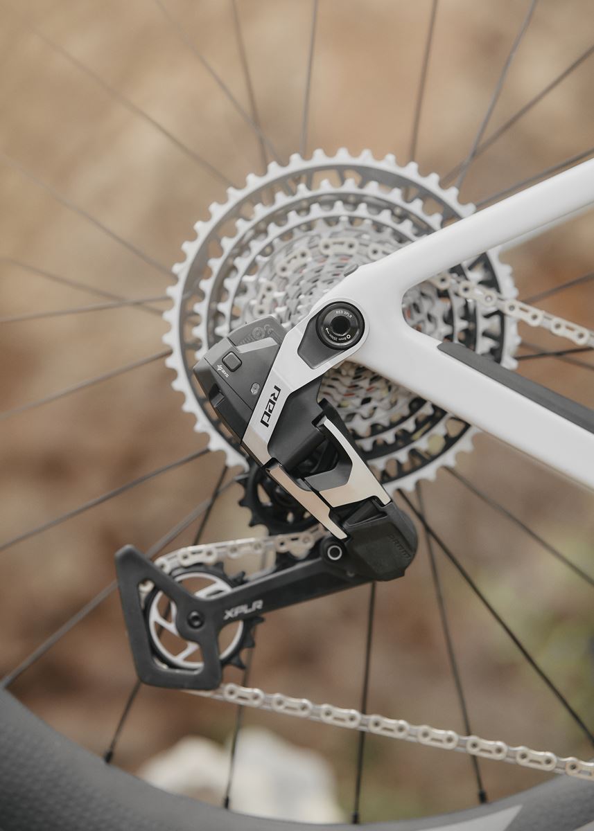 sram red xplr 13 velocita gravel 2024.jpg